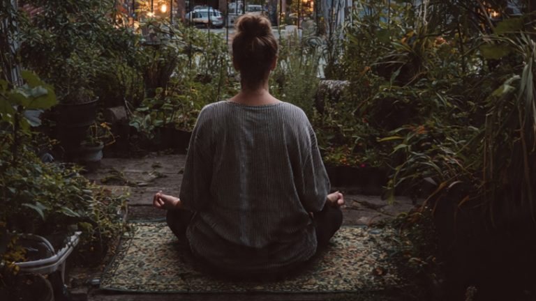 Hábitos matinais que aumentam a produtividade ao longo do dia